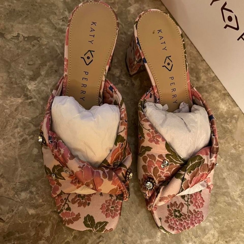 Katy Perry NEW Tooliped Twisted Sandal Vintage Pink Floral Women Shoes Size 7.5M - Picture 3 of 8